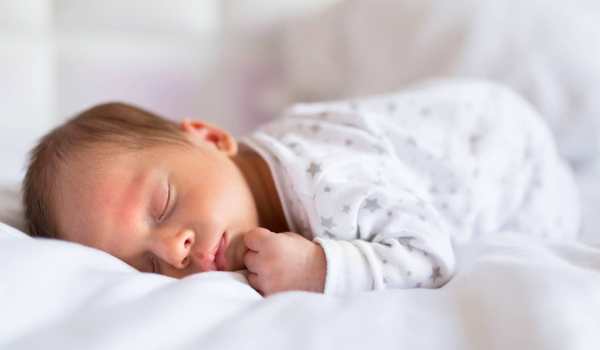 Сколько ребенок должен спать с учетом возраста