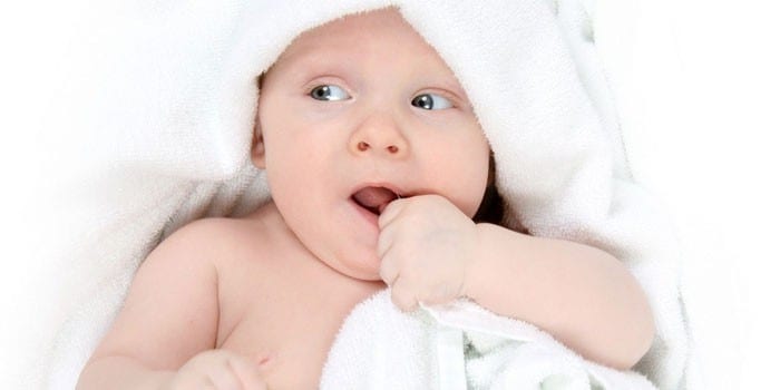 Малыш в банном полотенце