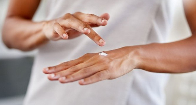 Как защитить кожу рук при частом использовании мыла и санитайзеров