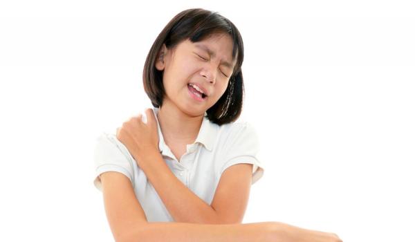 Причины боли в шее у подростков
