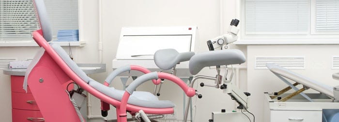 Гинекологичекое кресло и оборудование