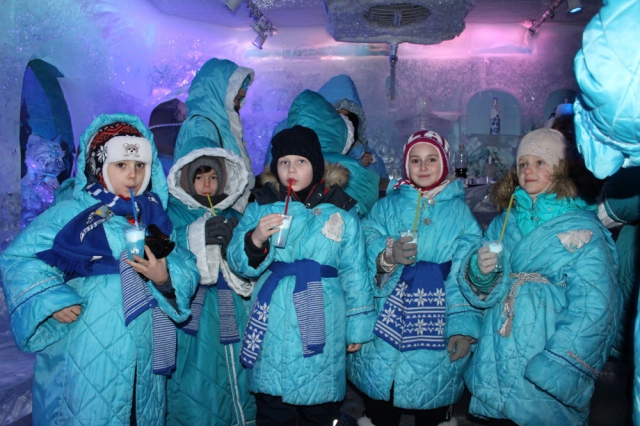 Дети в гостях у Снегурочки в Костроме