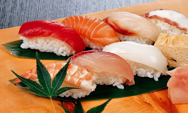 Суши со свежей рыбой