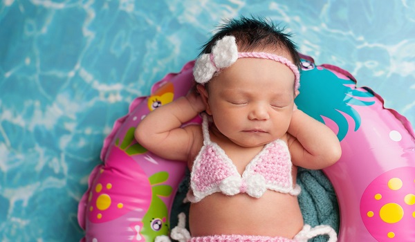 3 преимущества купания младенца