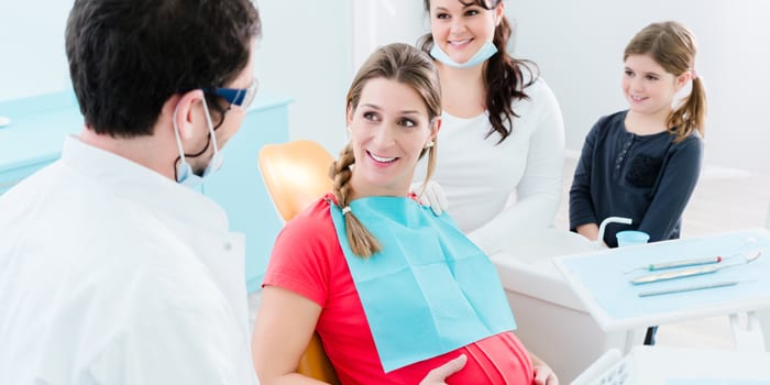 Будущая мама у стоматолога
