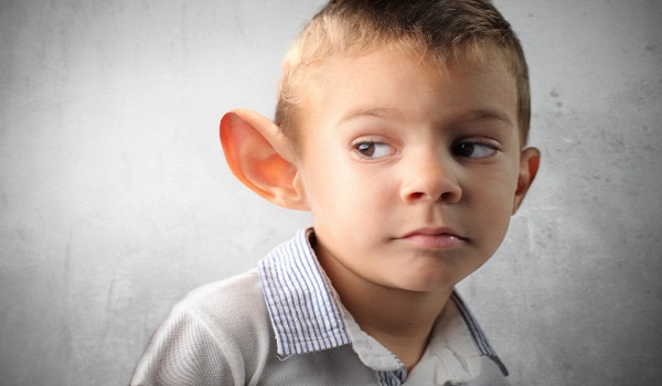Что делать, если ребенок любит подслушивать