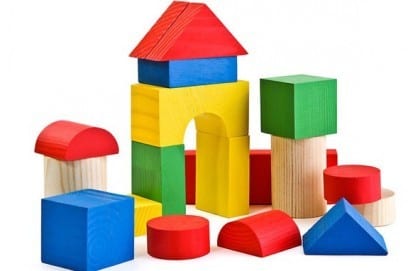 Деревянный конструктор для детей: чем полезен, виды наборов