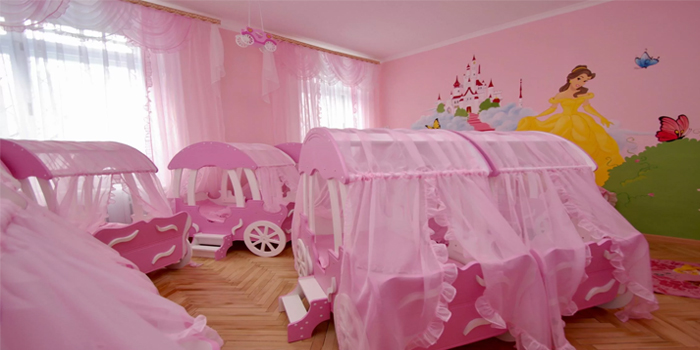 Спальная комната в детском саду Остров сокровищ
