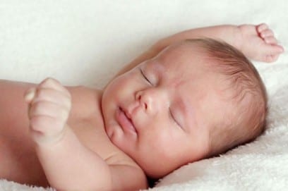 Потница у новорожденных: виды и лечение заболевания