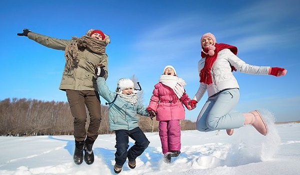 Правила безопасных прогулок с детьми зимой