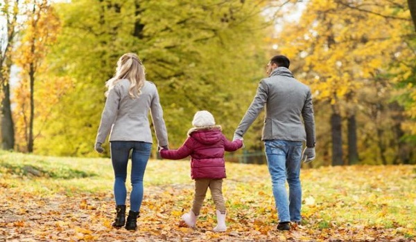 Почему гулять в парках осенью опасно для здоровья