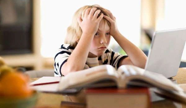 4 основных причины стресса у ребенка