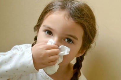 Заложенность носа у ребенка: причины и лечение
