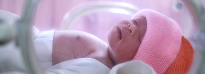 Новорожденный с желтухой в стационаре