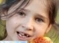 Когда и какие зубы меняются у детей на коренные