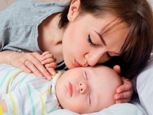 9 советов, как уложить маленького ребенка спать