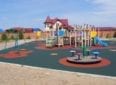 Покрытие для детских площадок для улицы, дачи или внутренних помещений — виды и стоимость