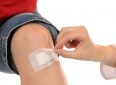 5 простых способов удалить пластырь с кожи ребенка