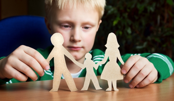 10 способов помочь ребенку справиться с разводом родителей