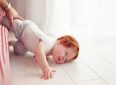 Что делать, если младенец упал с кровати или пеленального столика