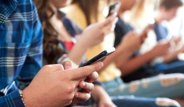 9 побочных эффектов влияния телефона на подростков