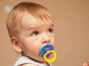 Как отлучить ребенка от пустышки