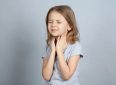 Что родителям нужно знать о болях в горле