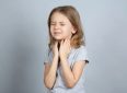 Что нужно знать родителям о боли в горле у ребенка