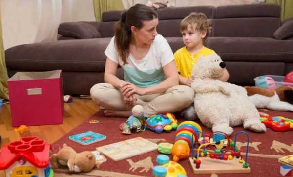 6 способов заставить ребенка убирать за собой игрушки