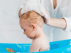 10 советов, как вымыть голову малышу