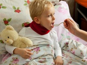 Как в домашних условиях лечить лающий кашель ребенка
