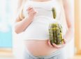 Почему беременным женщинам так хочется соленых огурцов