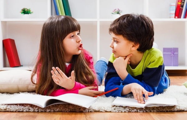 Как общаться с чрезмерно болтливым ребенком