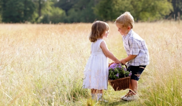 9 способов, которыми малыши проявляют свою любовь