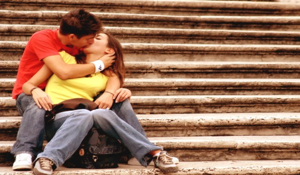 6 признаков того, что романтические отношения вашего подростка нездоровы