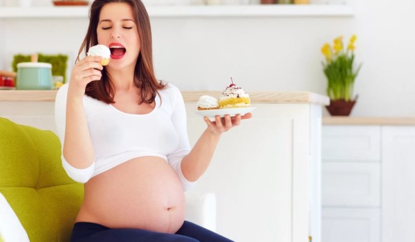 Тяга к еде во время беременности, как ее контролировать