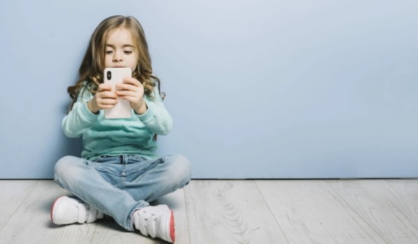 В каком возрасте покупать ребенку смартфон
